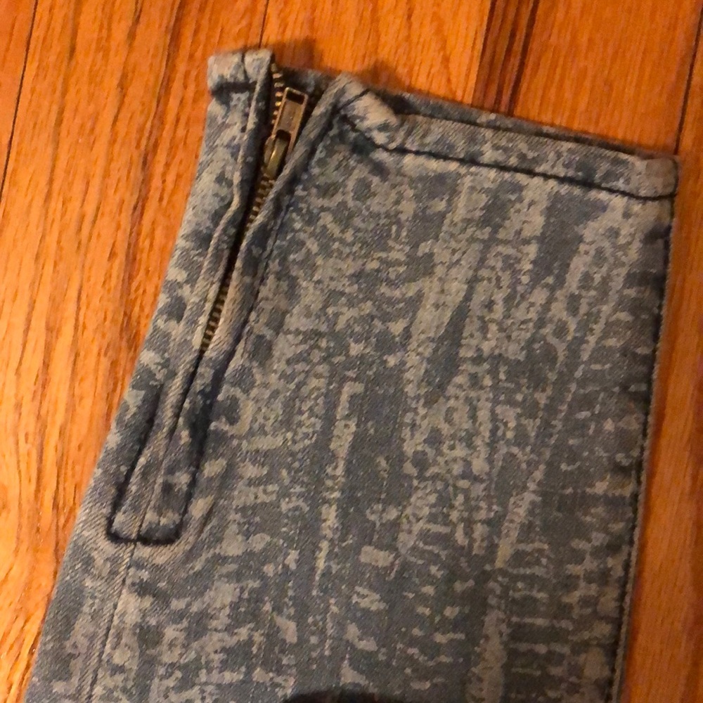 Free People Printed Jeans. Size 28. Ankle Zip - Picture 6 of 6
